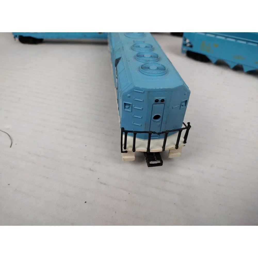 Vintage Life-Like Trains HO Scale The Rock 3105 And Santa Fe Lot